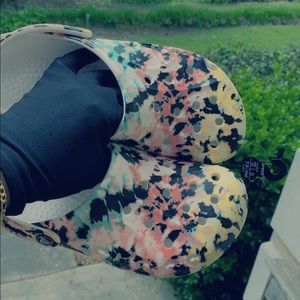 Croc tie dye edition